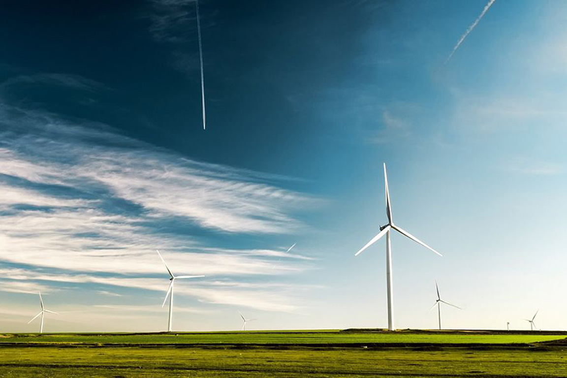 España impulsa la cooperación para acelerar la transición energética y favorecer el despliegue de las energías renovables